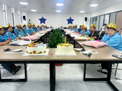 情暖金秋,感恩有你 | PG电子9月员工生日会温情落幕(图1) 9月员工生日会_PG电子.jpg