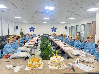10月员工生日会_PG电子电子.jpg