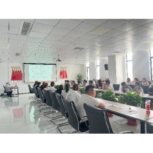 订单激增保交付——PG电子电子开展新员工入职强化培训