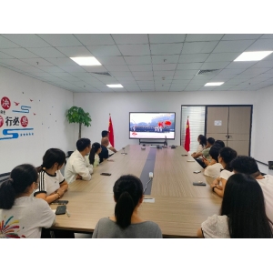 凝聚爱国情怀、共襄盛典荣光丨PG电子电子组织观看九三阅兵式